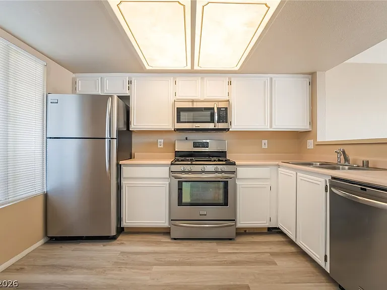 8070 W Russell Rd #2024 — Photo 8