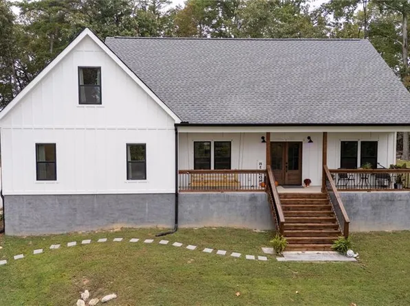 205 Laurel Dr NE, Calhoun, GA 30701