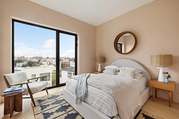 Bedroom, photo 1