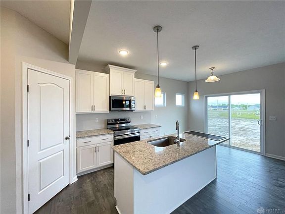3rd image of 663 Red Maple Ln