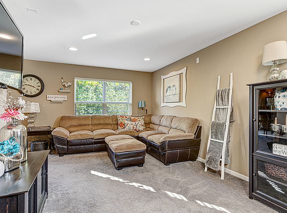 4th image of 257 Wildmeadow Ln