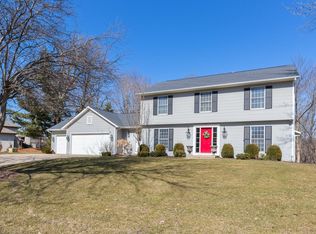 3570 Timberline Dr NE, Cedar Rapids, IA 52402