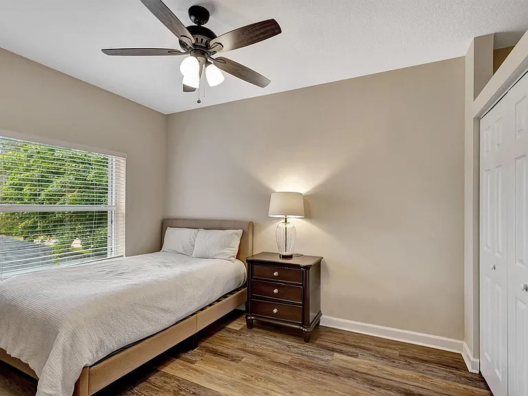 13792 Yarmouth Dr — Photo 6