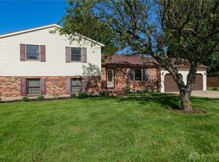 915 N Fairfield Rd, Dayton, OH 45434