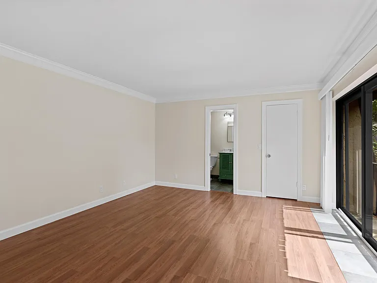 2327 Waterside Dr — Photo 14