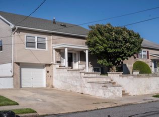 1852 Sanford St, Philadelphia, PA 19116