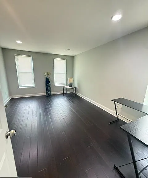 1046 W Lombard St — Photo 7