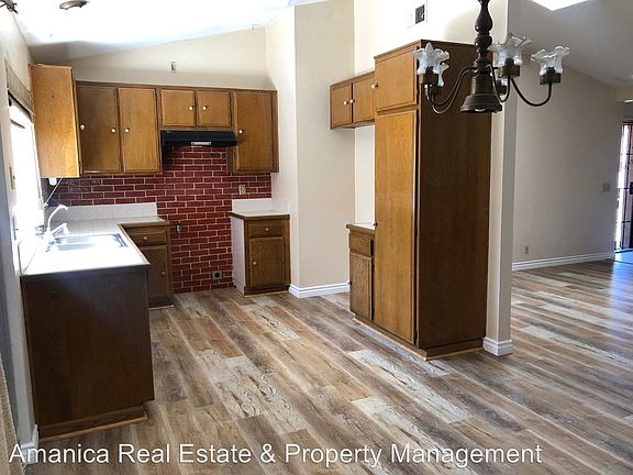 4th image of 12774 Willow Tree Ave