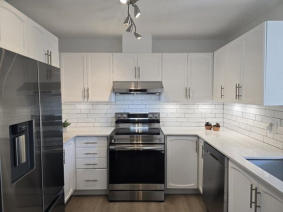 5th image of 11502 Burnett St #31