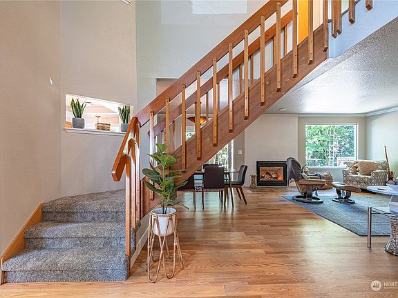 4th image of 640 NW Ebb Tide Court