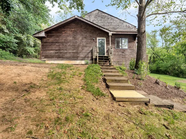 8646 Sanderson Dr, Roanoke, VA 24019