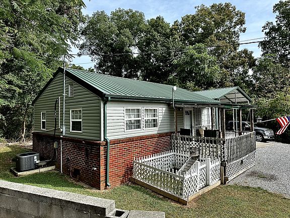 3rd image of 82 Highland Ln