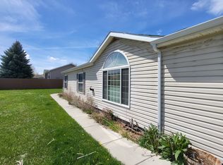 200 Valley View Dr, Lander, WY 82520