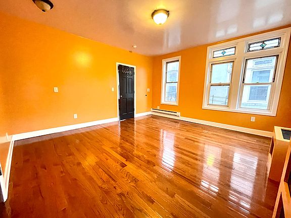3rd image of 1318 Fteley Ave #2