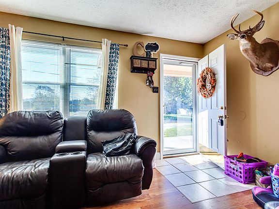 3rd image of 8656 Tervada Dr