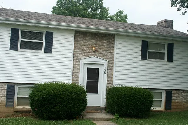 135 Bolton Ave - R1 - 1 — Photo 1