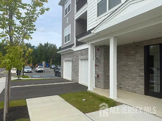 2 bed, 2.0 bath, 1249 sqft, $3,100 — Photo 2
