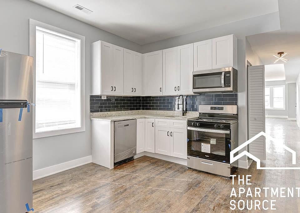 1st image of 2936 N Lawndale Ave #3