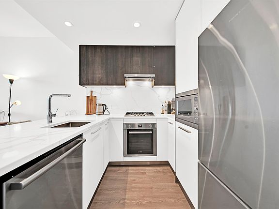 3rd image of 567 Clarke Rd #2005