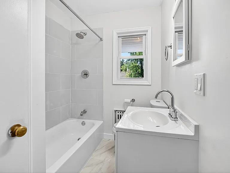 290-92 Louis St #1 — Photo 14