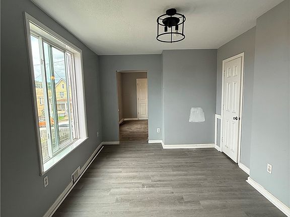 5th image of 488 New York Ave