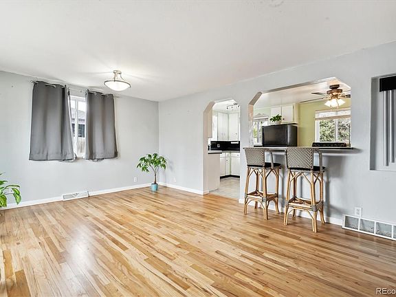 3rd image of 2849 W Vassar Avenue