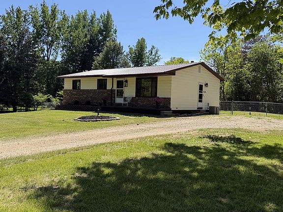 3rd image of 5215 Schlaud Rd