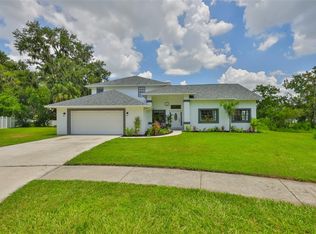 712 Sportsman Park Dr, Seffner, FL 33584