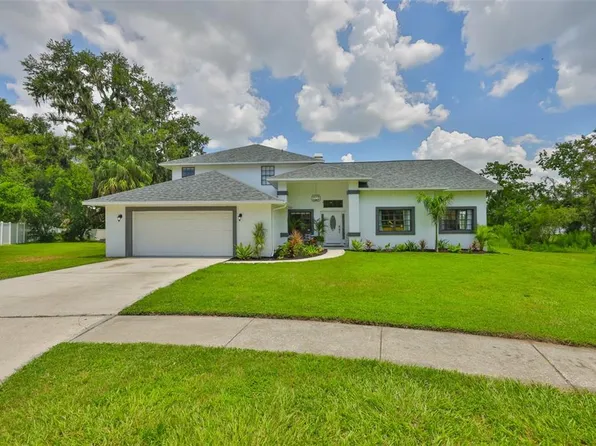 712 Sportsman Park Dr, Seffner, FL 33584