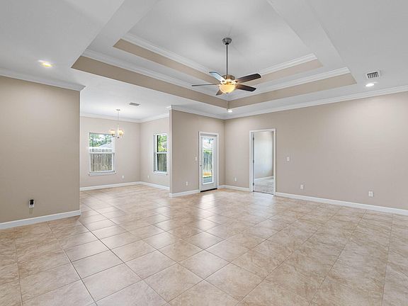 5th image of 246 Terrance Ln