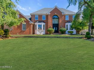 2 Dansbury Ct, Freehold, NJ 07728