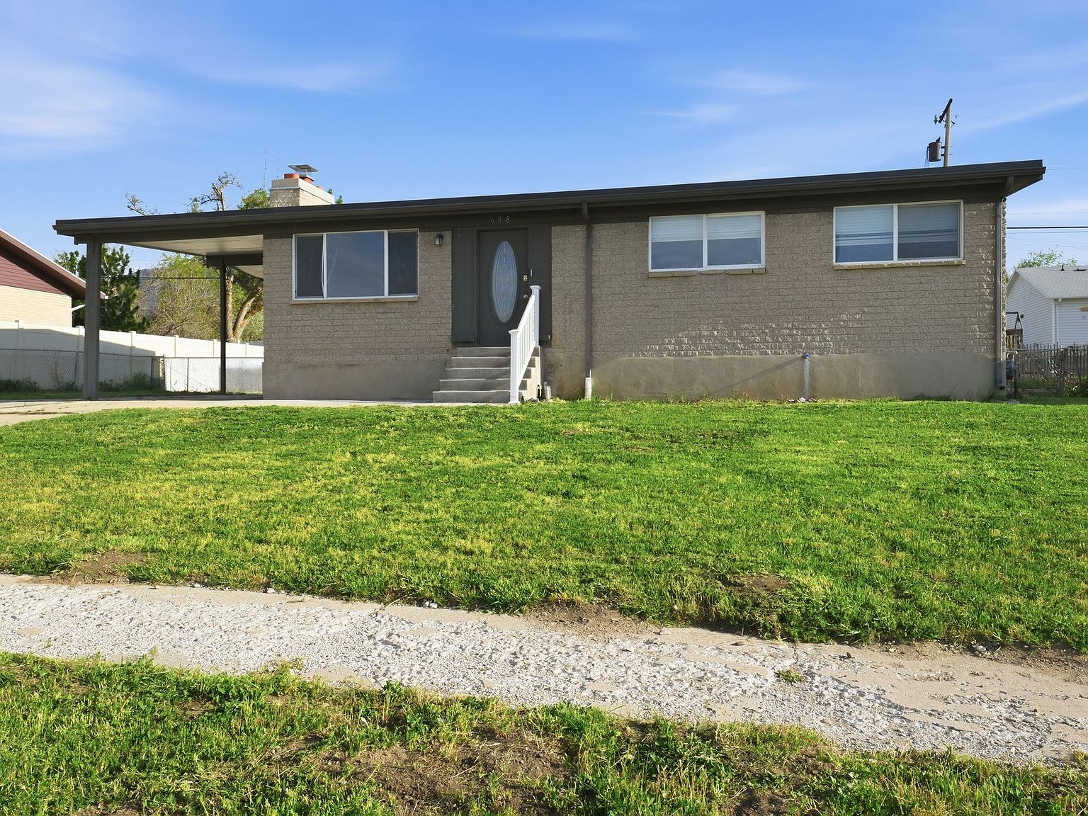 698 E Oquirrh Ave
