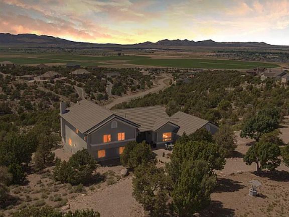 4th image of 1130 S Hill Crest Dr