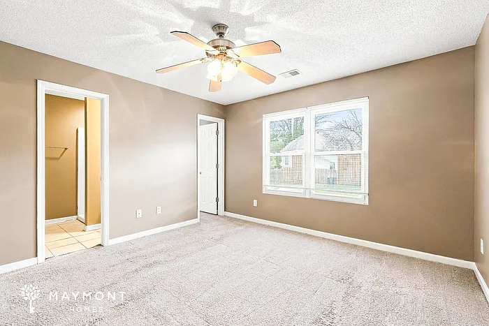 4203 Legacy Sq — Photo 10