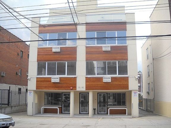 4th image of 3080 47th St