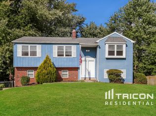 3 Meadow Glen Rd, Lansdale, PA 19446