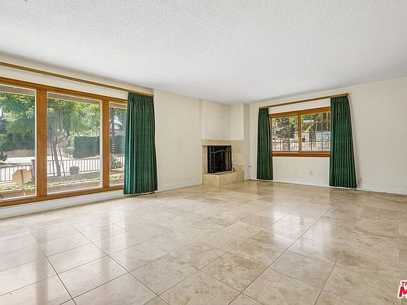 5th image of 700 W Highland Ave