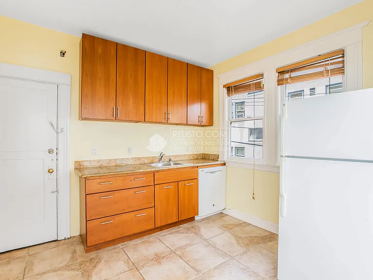 1041 Washington St #3 — Photo 10