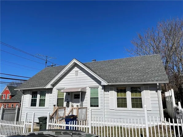 680 North Ridgefield Avenue, Bridgeport, CT 06610
