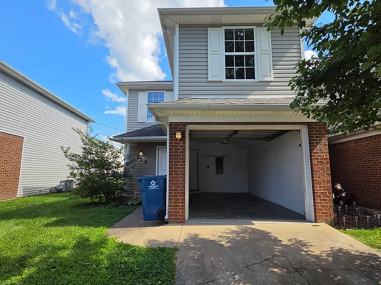 115 Karen Ct — Photo 1