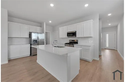 606 Green Grass Dr Photo 1
