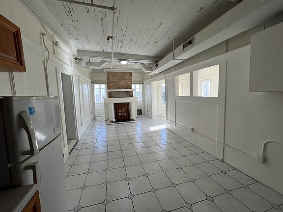 5th image of 4211 Parker Ave APT 8