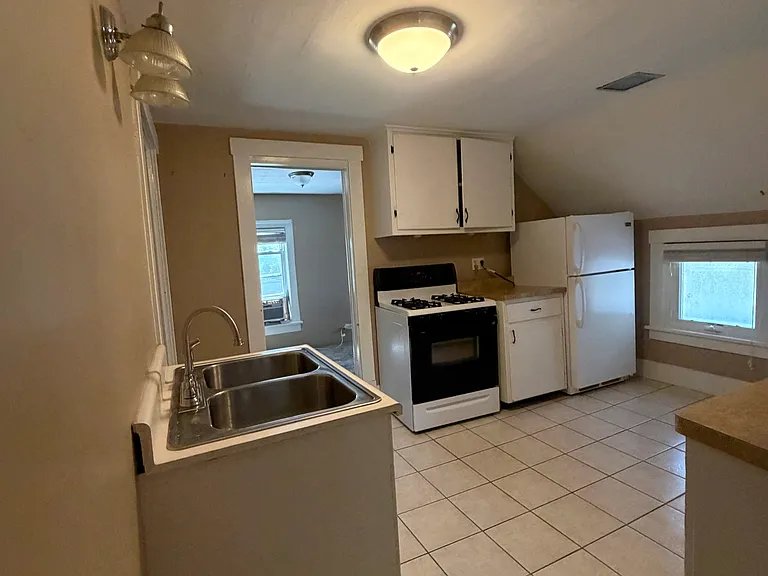 4821 Harlem Rd — Photo 10