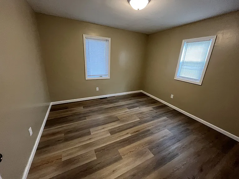 425 Paul Ave — Photo 44