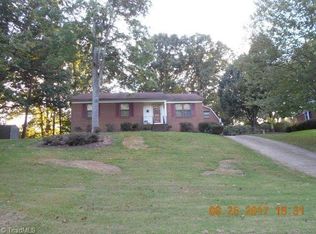 608 Brightsfield Ct, Rural Hall, NC 27045