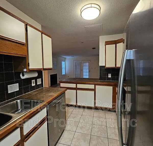 802A Selwyn Oaks Ct — Photo 4