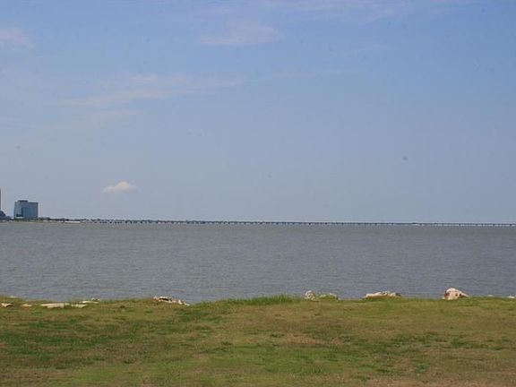 3rd image of 7736 Breakwater Dr #19
