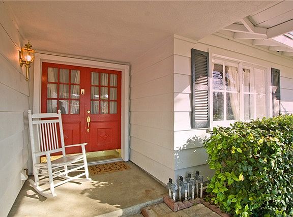 3rd image of 60 N Oakleaf Ave