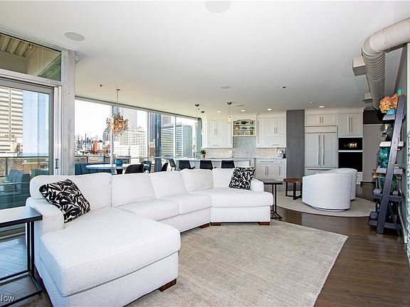 4th image of 701 W Lakeside Ave APT 1001