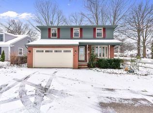 25825 Lake Rd, Bay Village, OH 44140